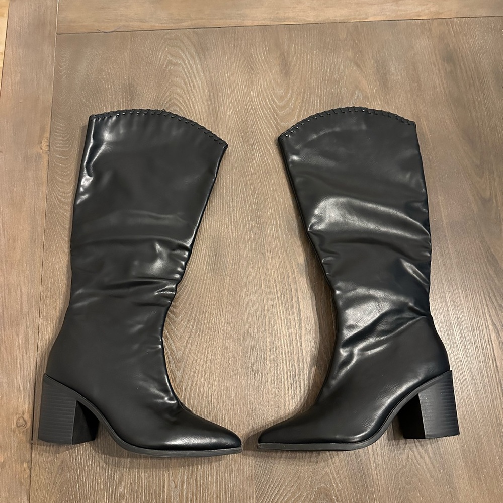 Women's Black Boots Size‎ 7.5